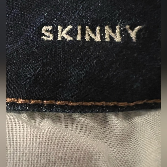 American Eagle Blue Cropped Ankle Jeans - Picture 4 of 5